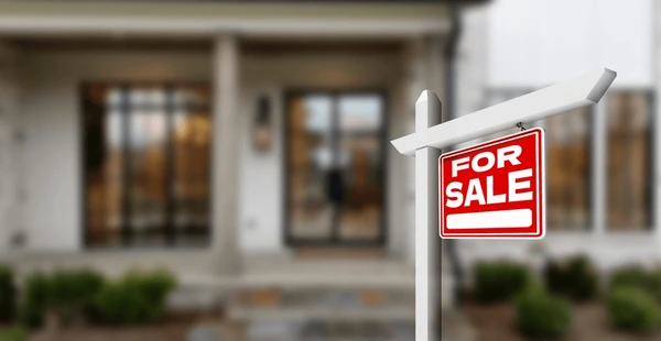 red sign front house showing 600nw 2679462761
